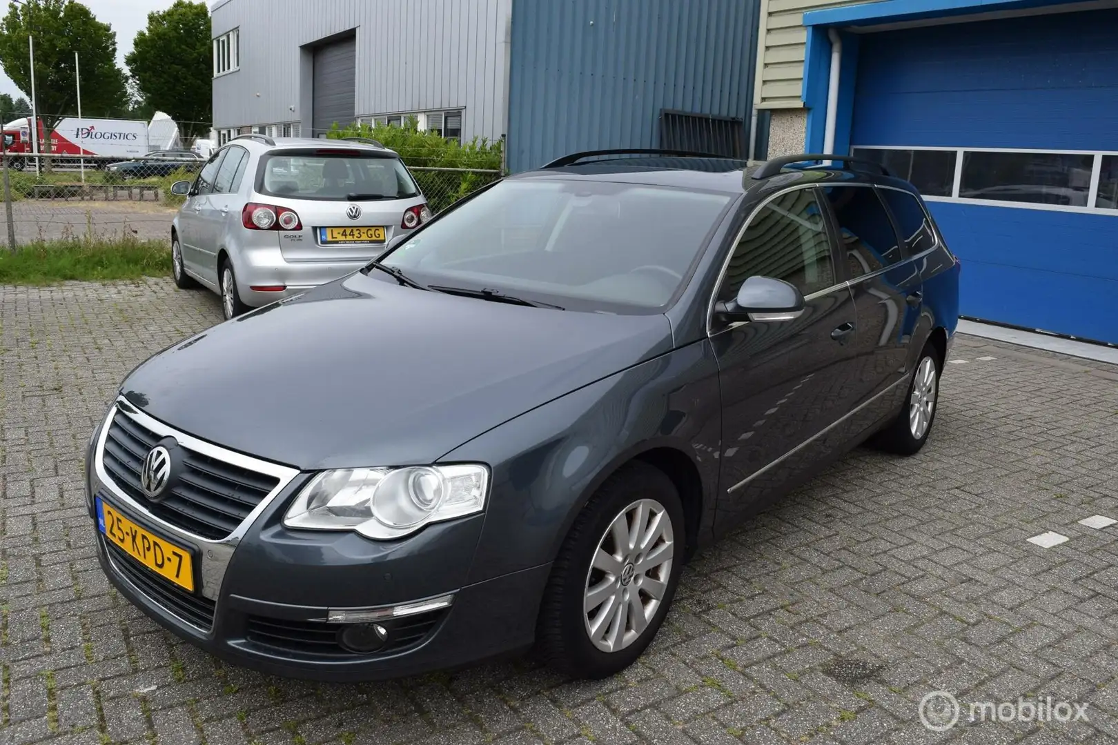 Volkswagen Passat Variant 1.8 TFSI Highline Youngtimer Grijs - 1