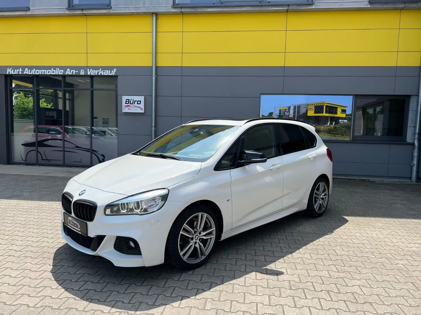 BMW 218 Baureihe 218 d/M SPORTPAKET/AHK/8xBEREIFT/ Weiß - 1