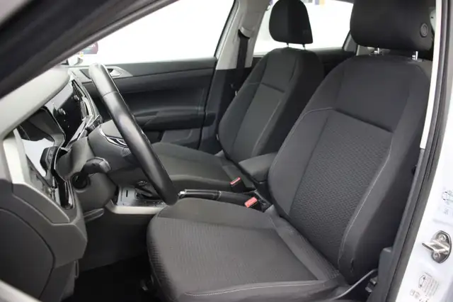 Volkswagen Polo view 9