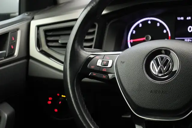 Volkswagen Polo view 7