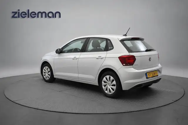 Volkswagen Polo view 3