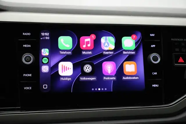 Volkswagen Polo view 5