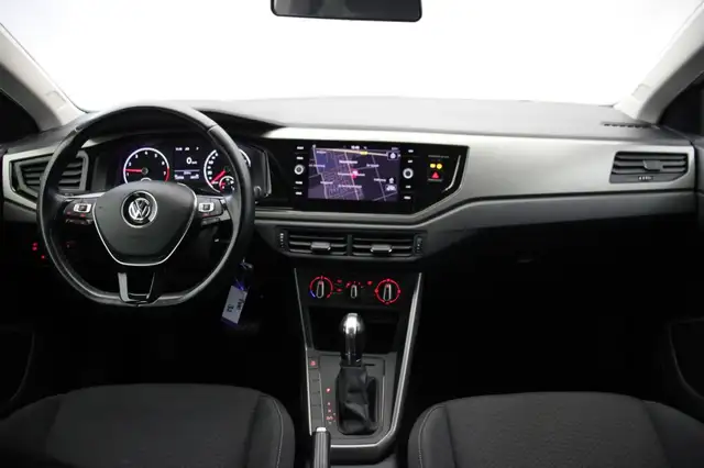 Volkswagen Polo view 2