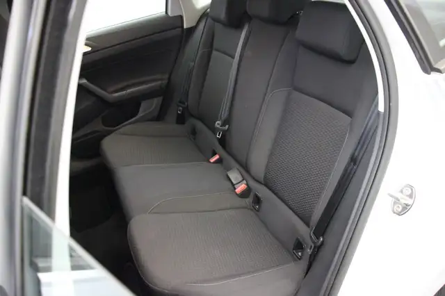 Volkswagen Polo view 10