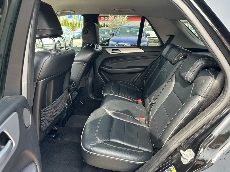 Mercedes-Benz ML 350 CDI BlueTec — photo 11