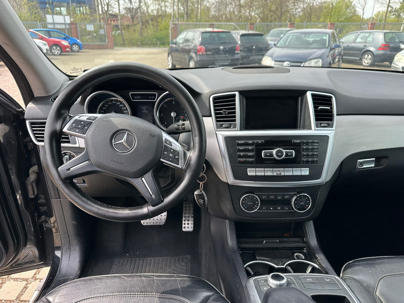 Mercedes-Benz ML 350 CDI BlueTec — photo 12