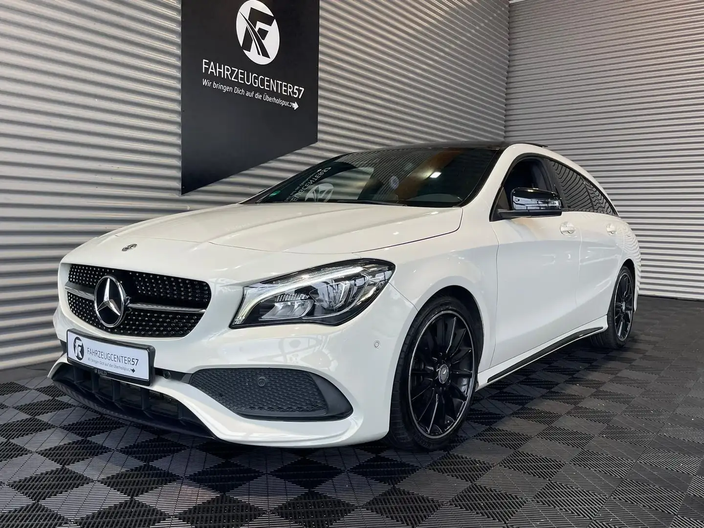 Mercedes-Benz CLA 180 CLA 180 AMG Line Shooting Brake/RFK/PANO/PDC Wit - 2