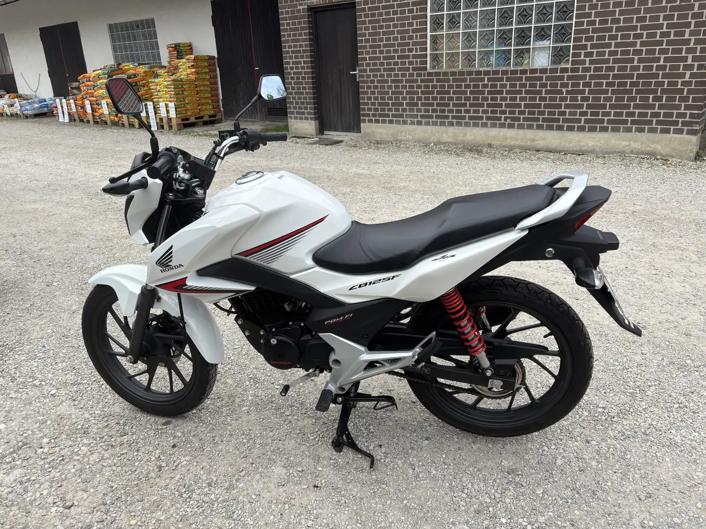 Honda CB 125 F 950km Weiß - 1