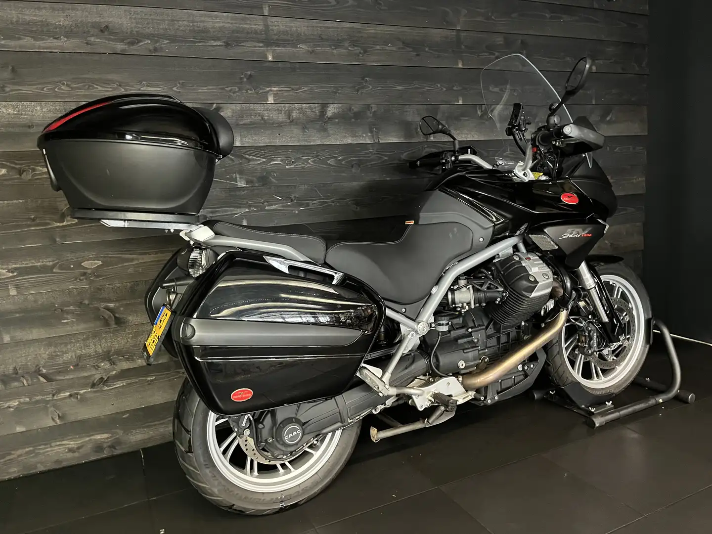 Moto Guzzi Stelvio 1200 8V Zwart - 2