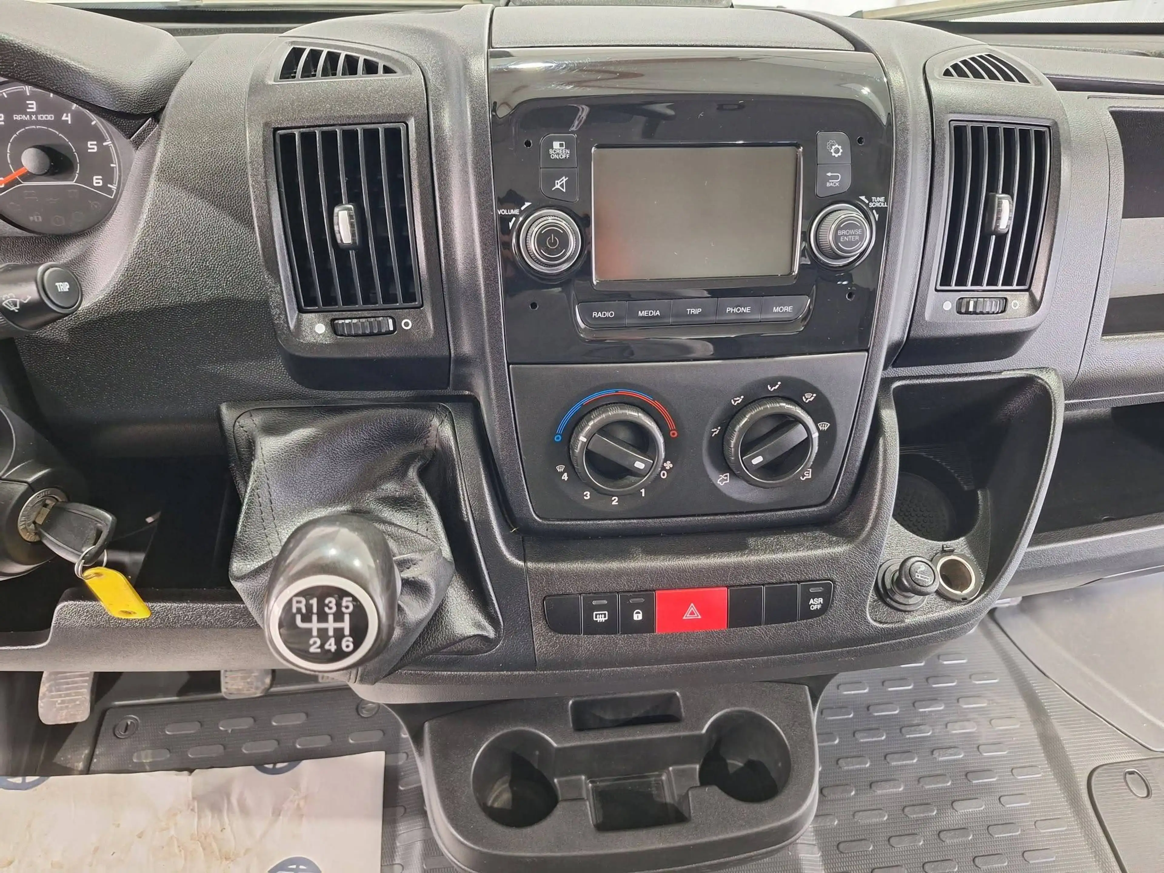 Peugeot Boxer plateau, benne basculante, 12 mois garantie, 1er propriétaire, carnet d'entretien — photo 15
