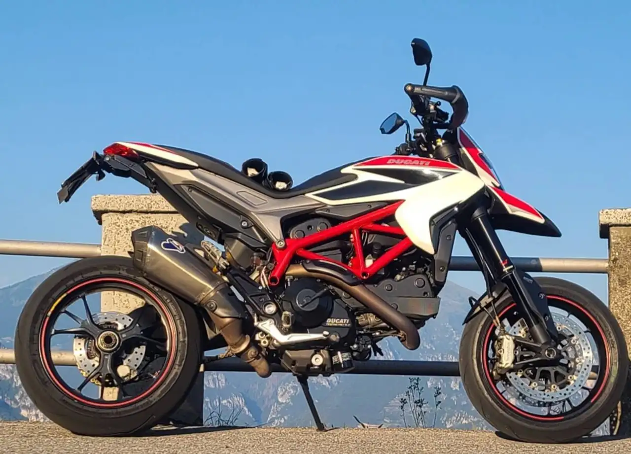 Ducati Hypermotard 821