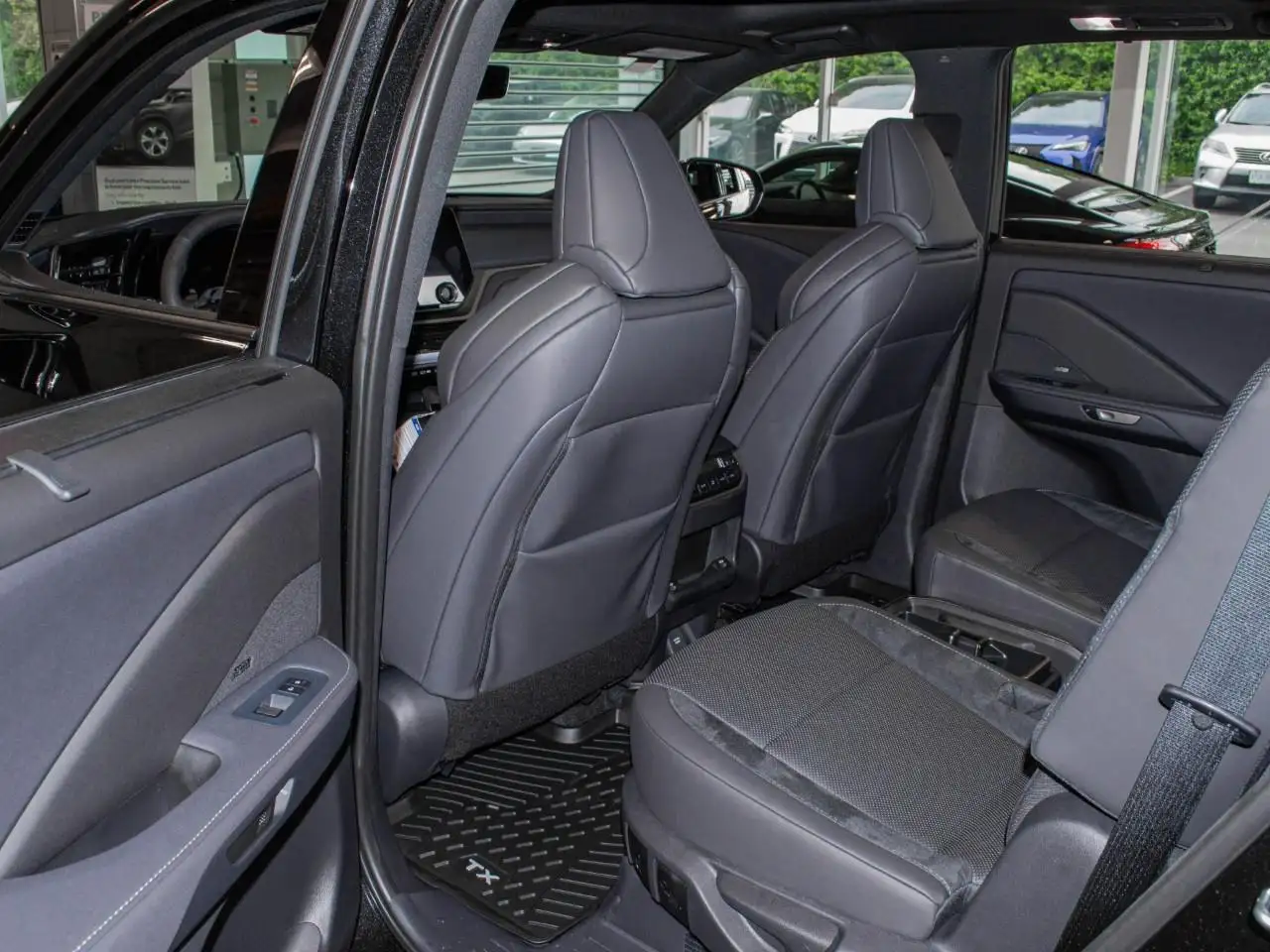 Lexus TX photo Lexus TX