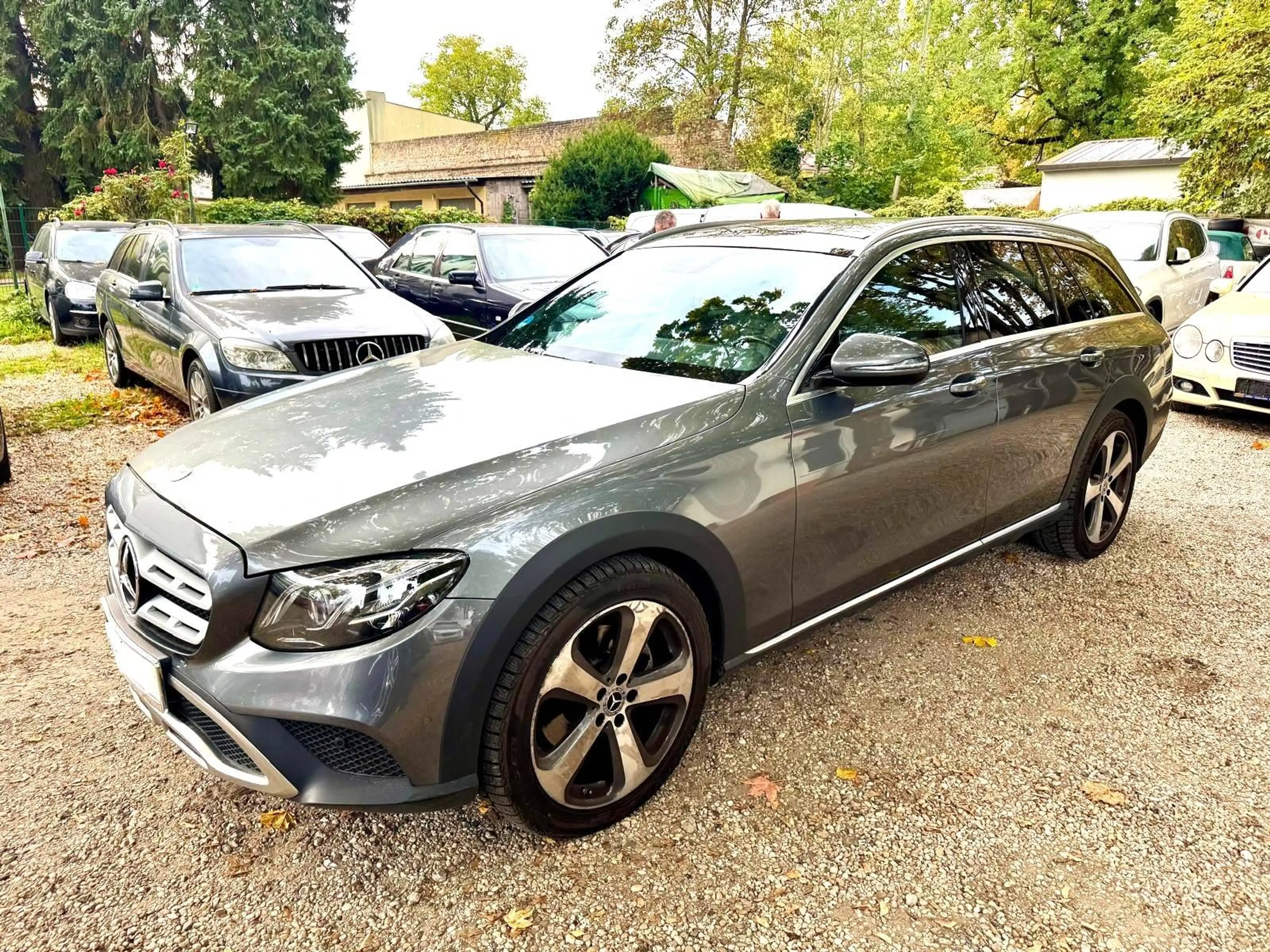 Mercedes-Benz E 220 E 220 d T All Terrain 4 MATIC Navi Euro 6 LED