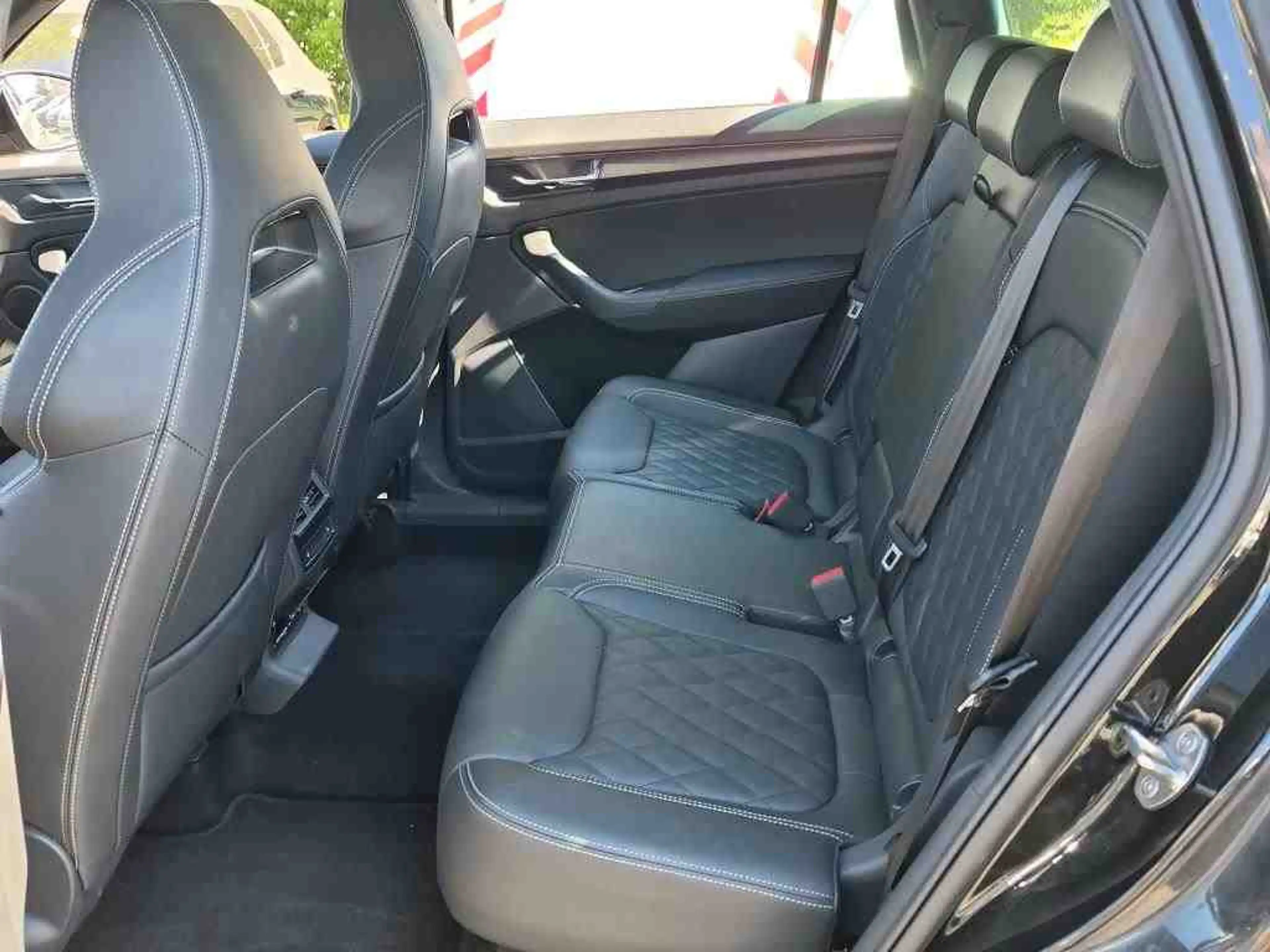 Skoda Kodiaq Sportline 2.0 TDI DSG 4x4 PANO AHK MATRIX — photo 8