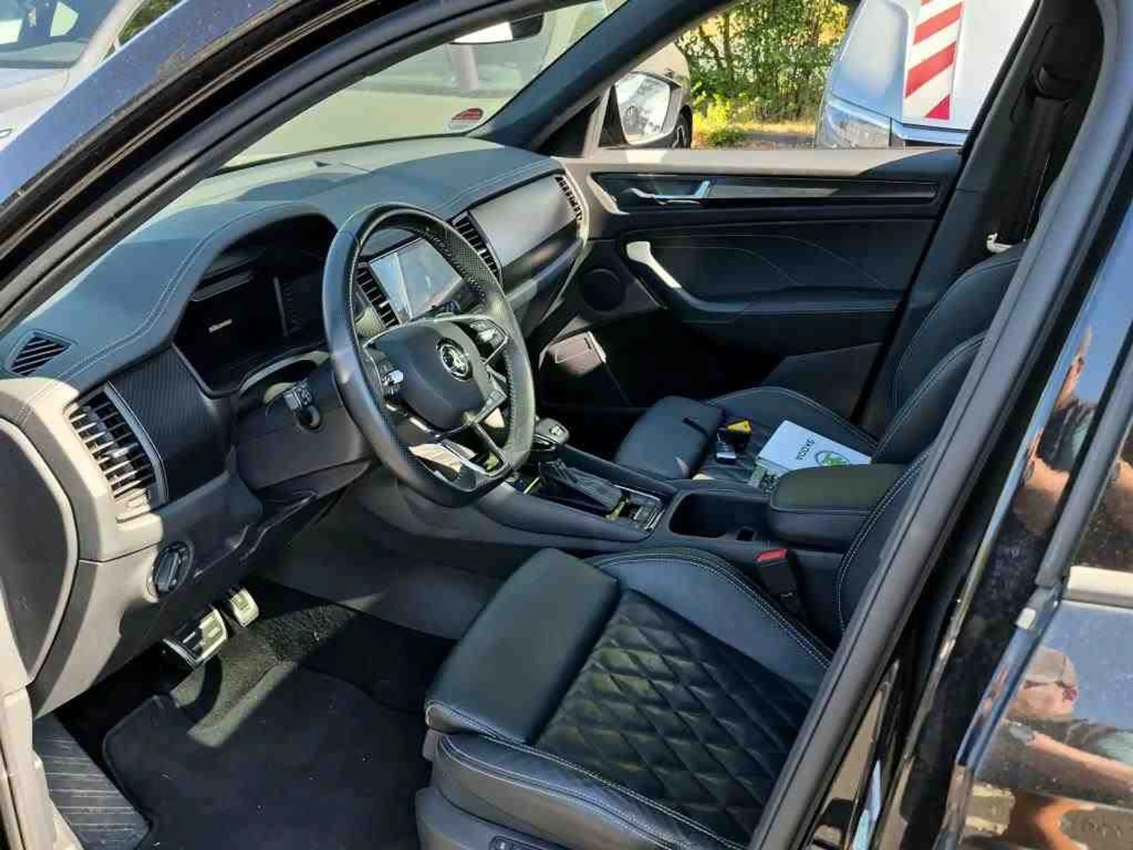 Skoda Kodiaq Sportline 2.0 TDI DSG 4x4 PANO AHK MATRIX — photo 6