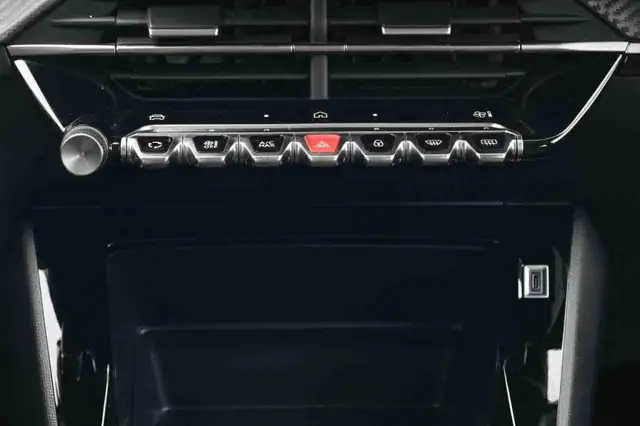 Peugeot 208 view 15