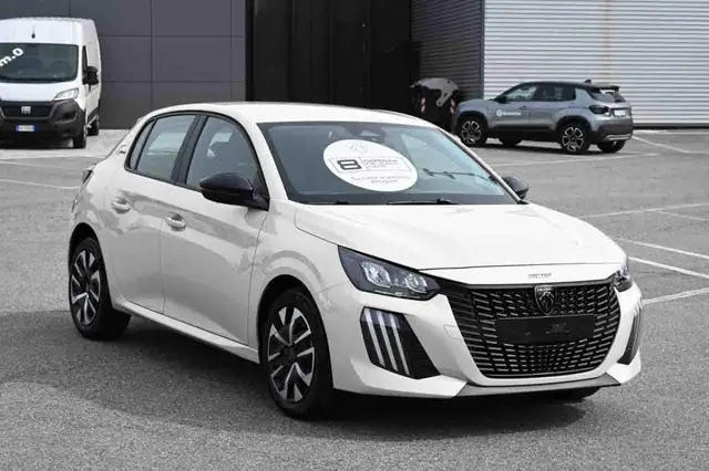 Peugeot 208 view 2