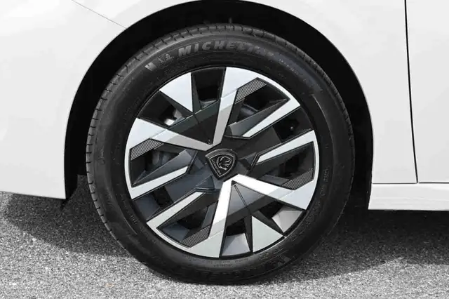 Peugeot 208 view 6