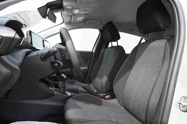 Peugeot 208 view 10