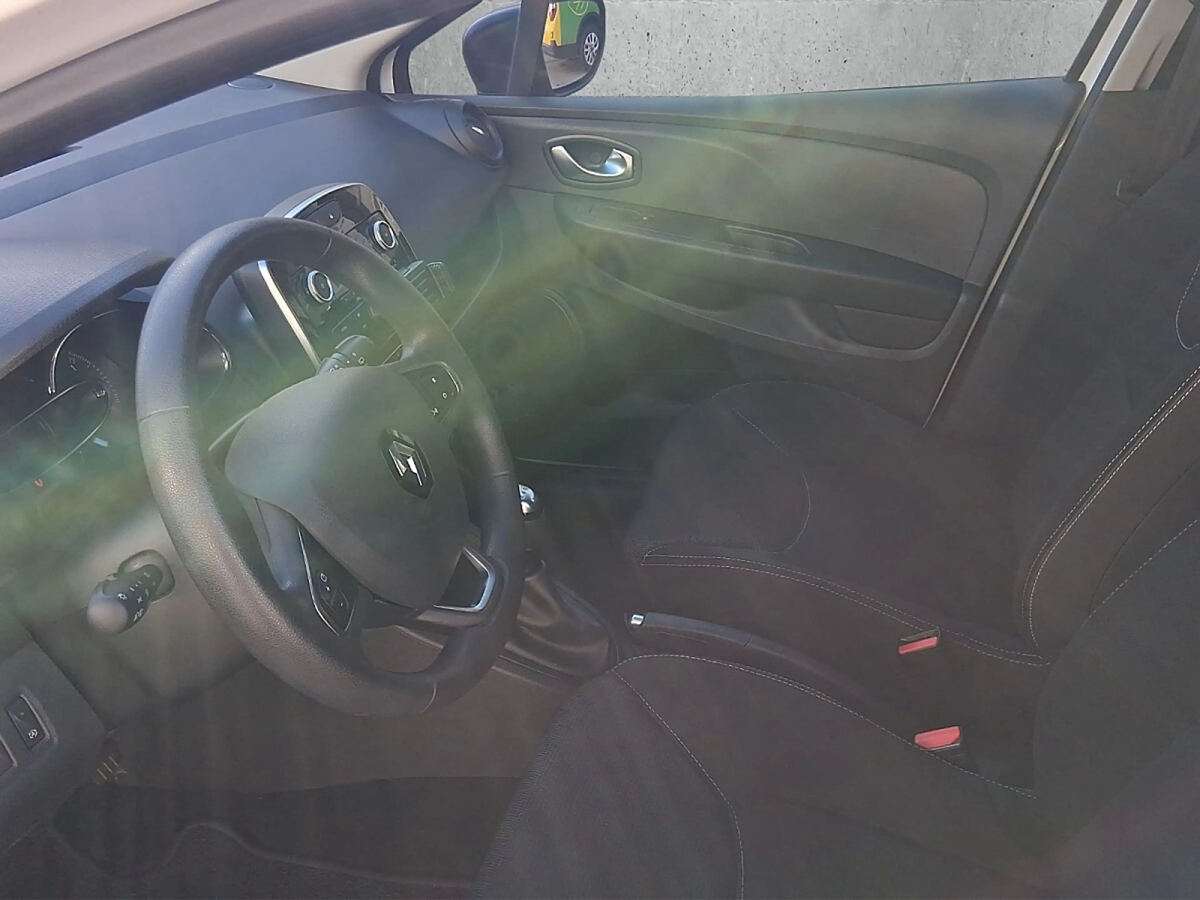 Renault Clio IV 0.9 TCe 75 Grandtour Life — photo 6
