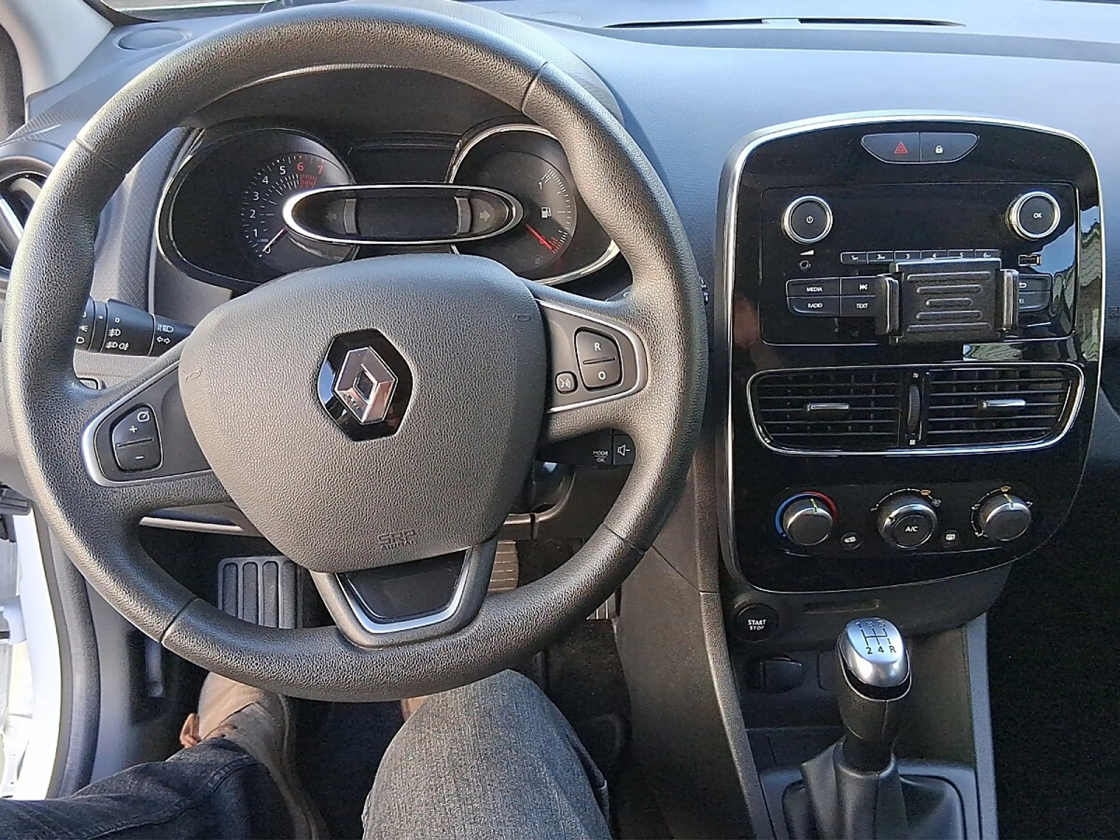 Renault Clio IV 0.9 TCe 75 Grandtour Life — photo 7
