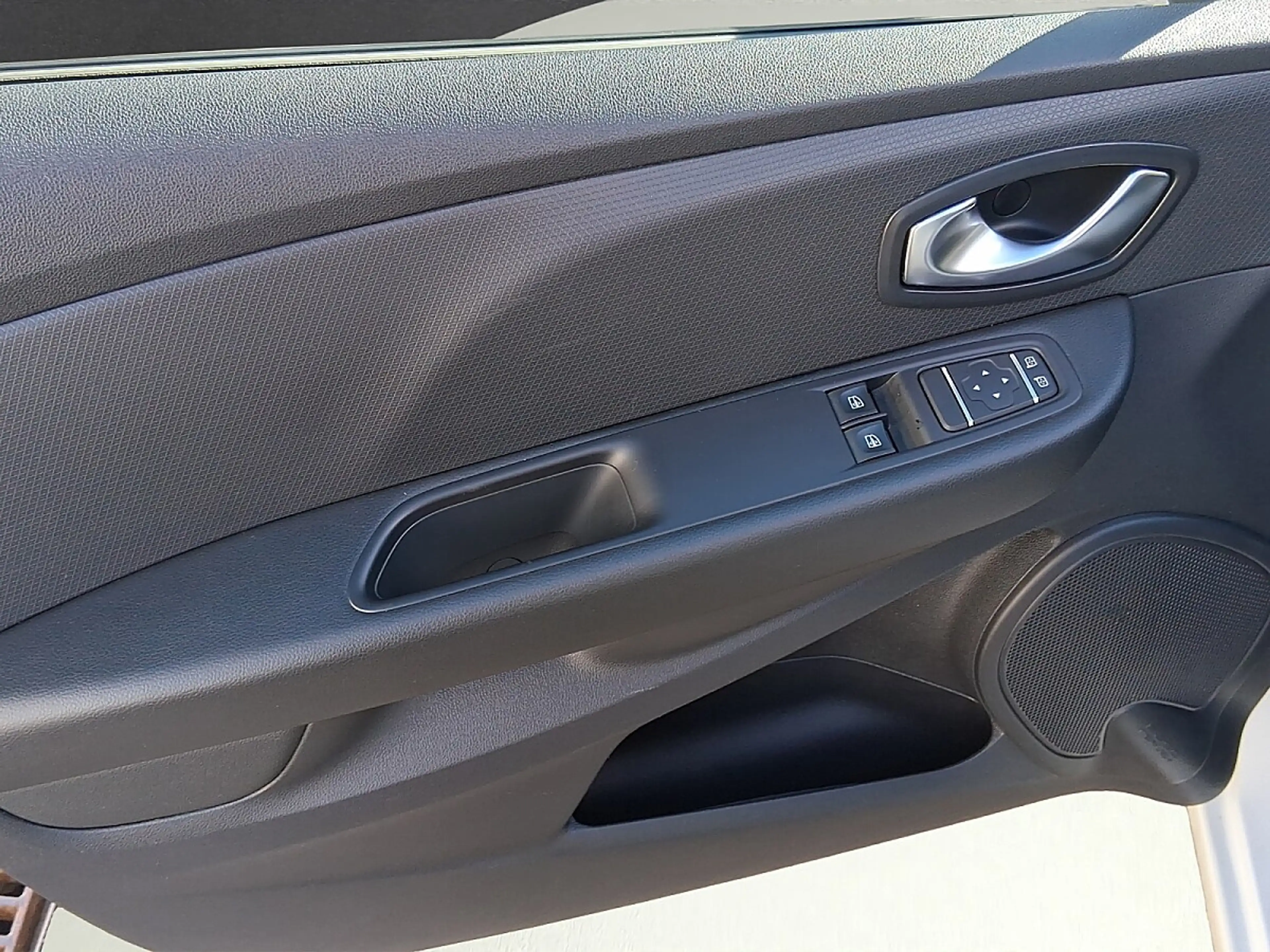 Renault Clio IV 0.9 TCe 75 Grandtour Life — photo 12