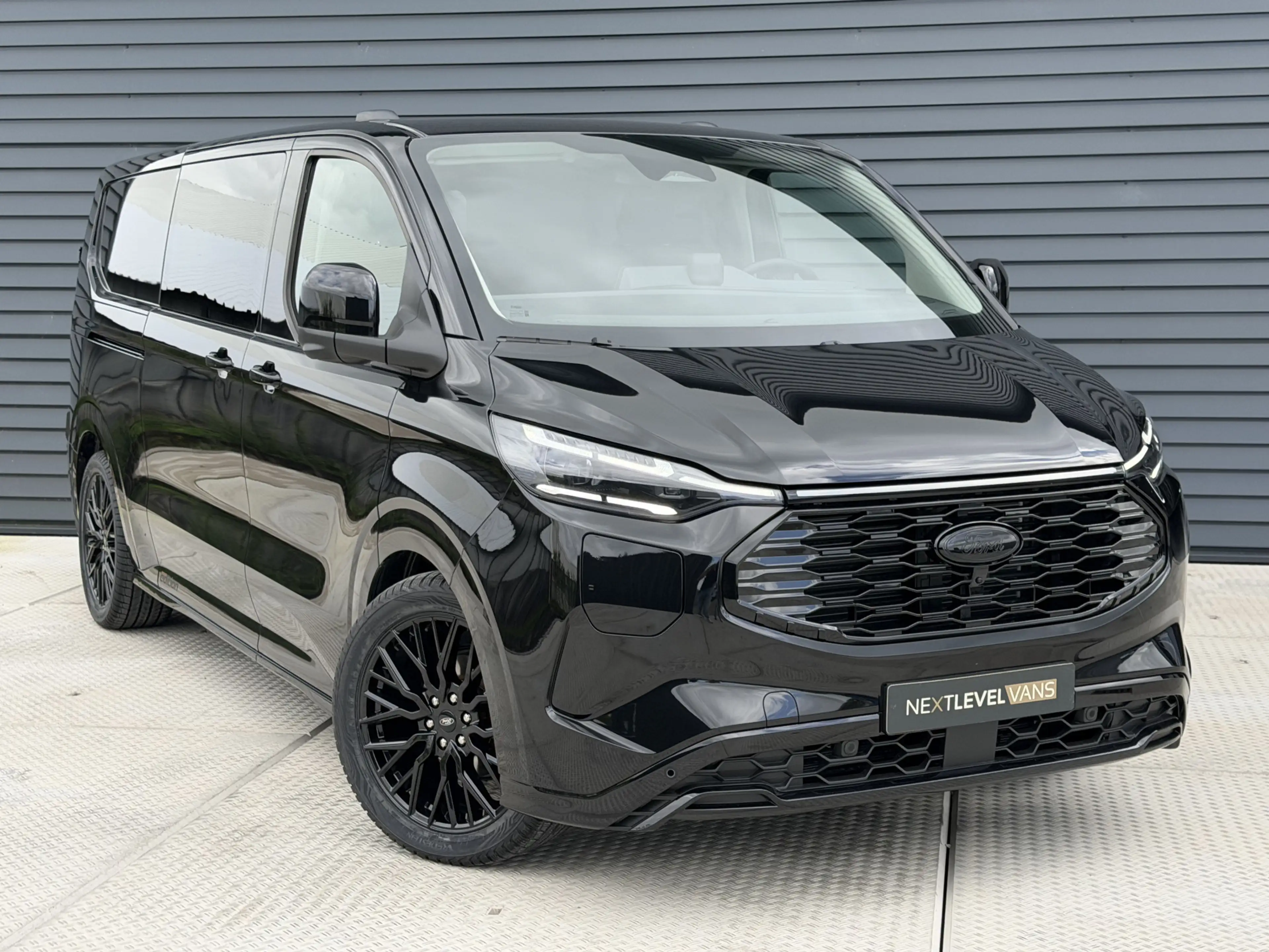 Ford E-Transit Cust. 320 L2H1 Sport 71 kWh DC | Next Level Editio — photo 3