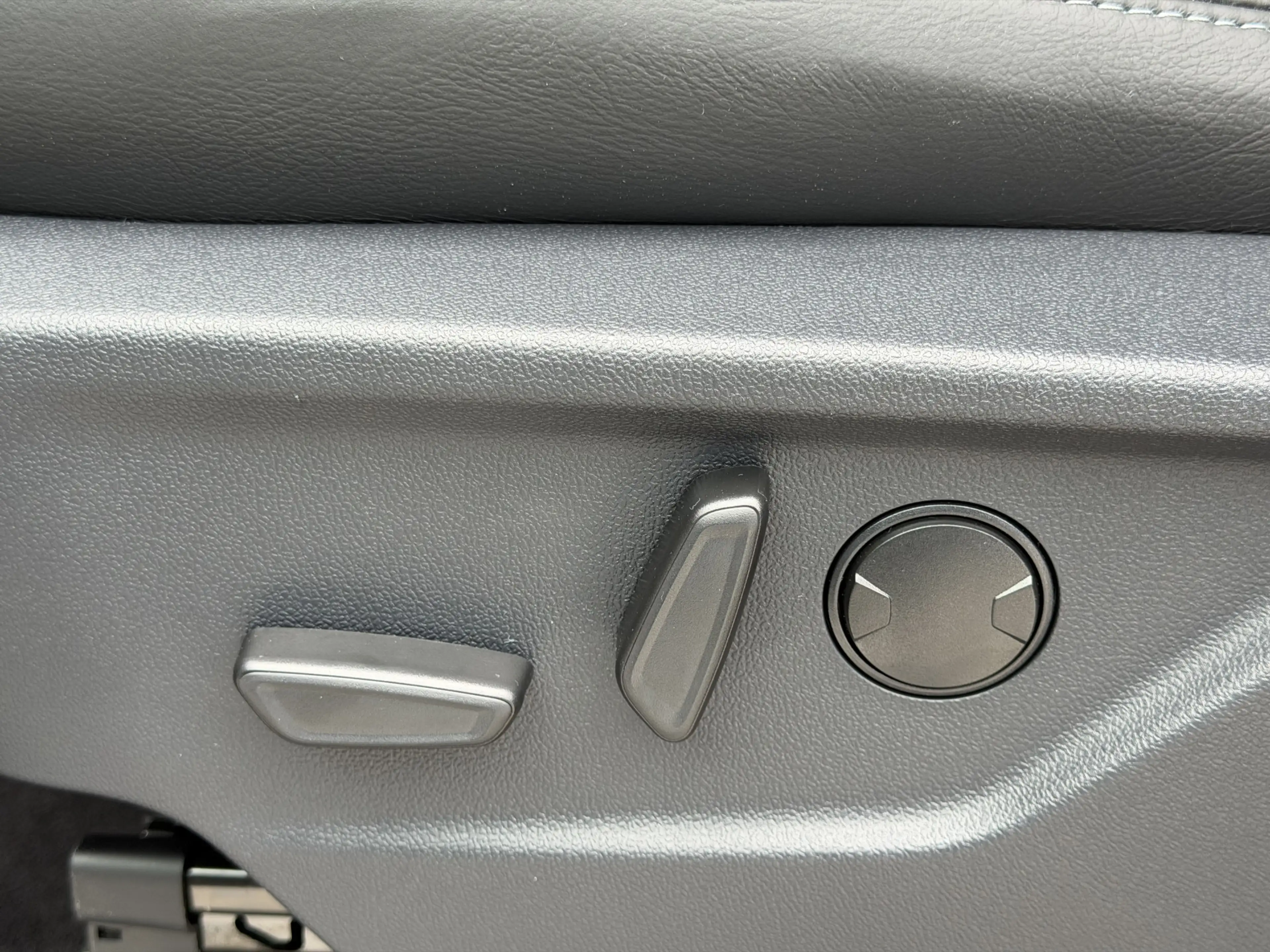 Ford E-Transit Cust. 320 L2H1 Sport 71 kWh DC | Next Level Editio — photo 6