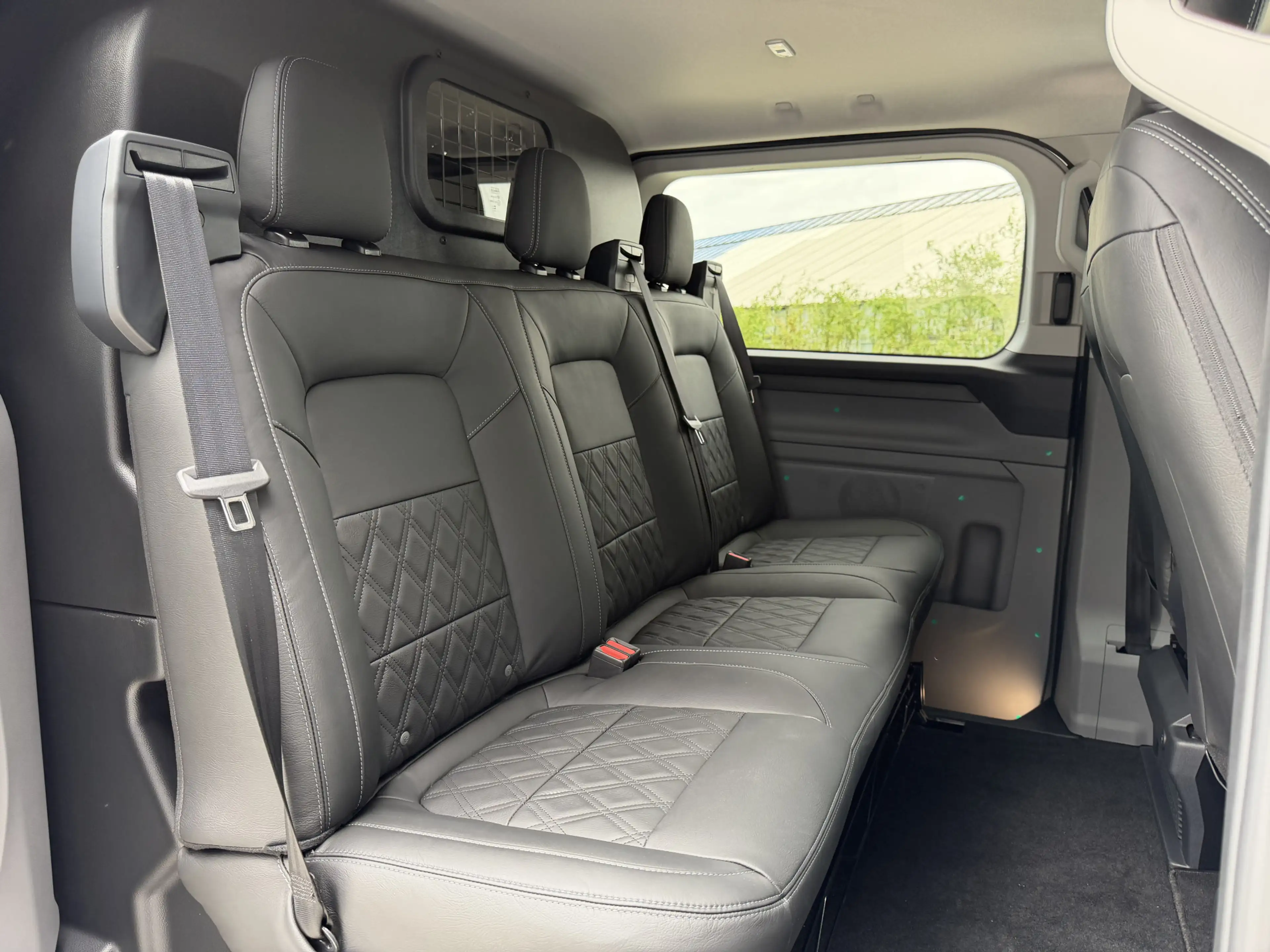 Ford E-Transit Cust. 320 L2H1 Sport 71 kWh DC | Next Level Editio — photo 11