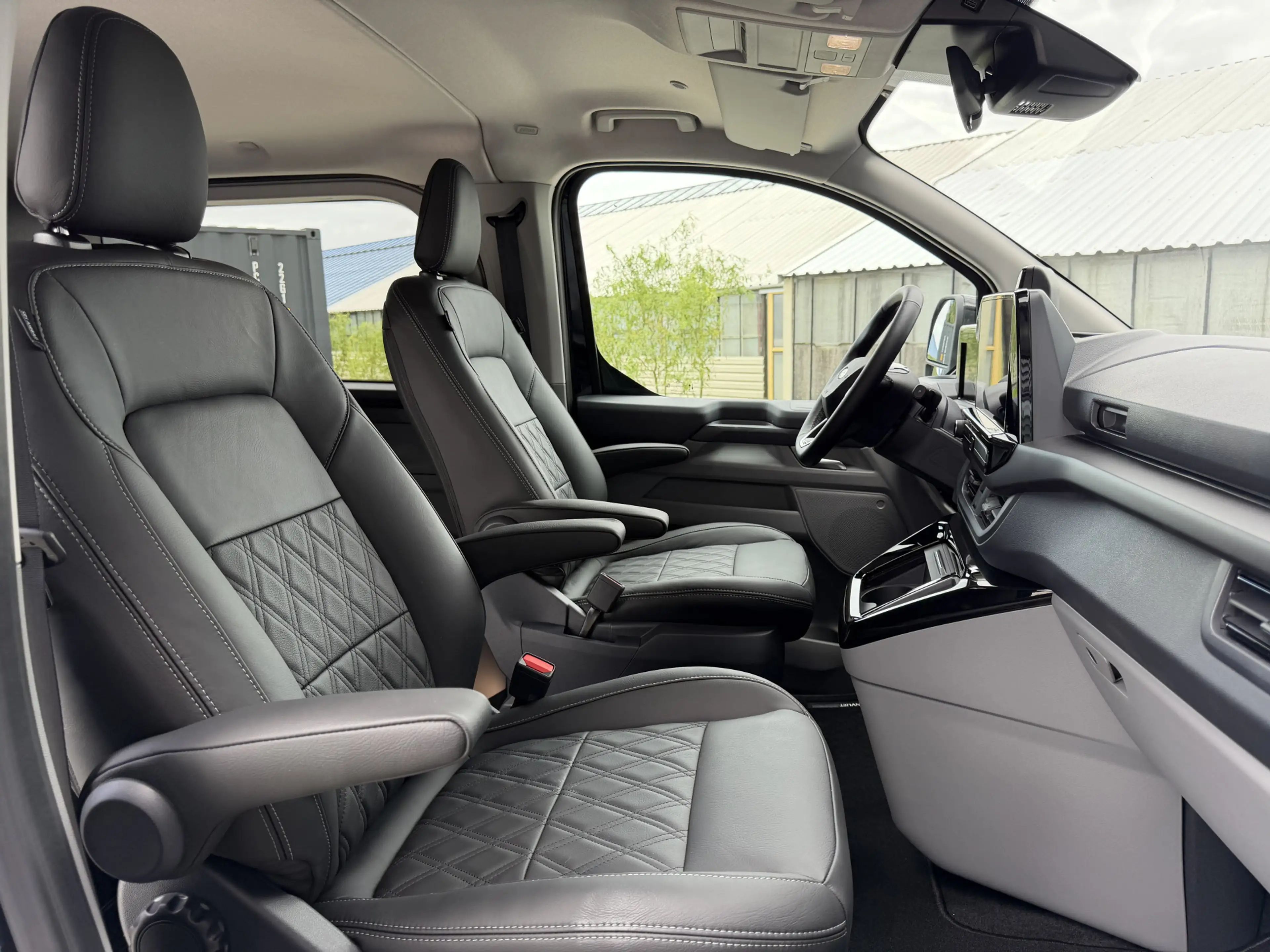 Ford E-Transit Cust. 320 L2H1 Sport 71 kWh DC | Next Level Editio — photo 12