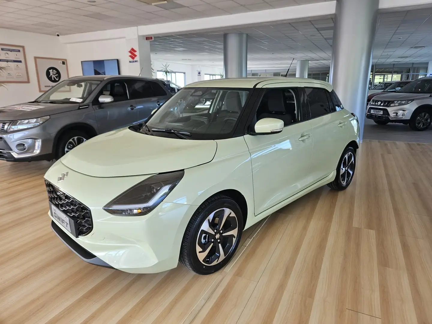 Suzuki Swift 1.2 HYBRID TOP - PROMO Bianco - 1
