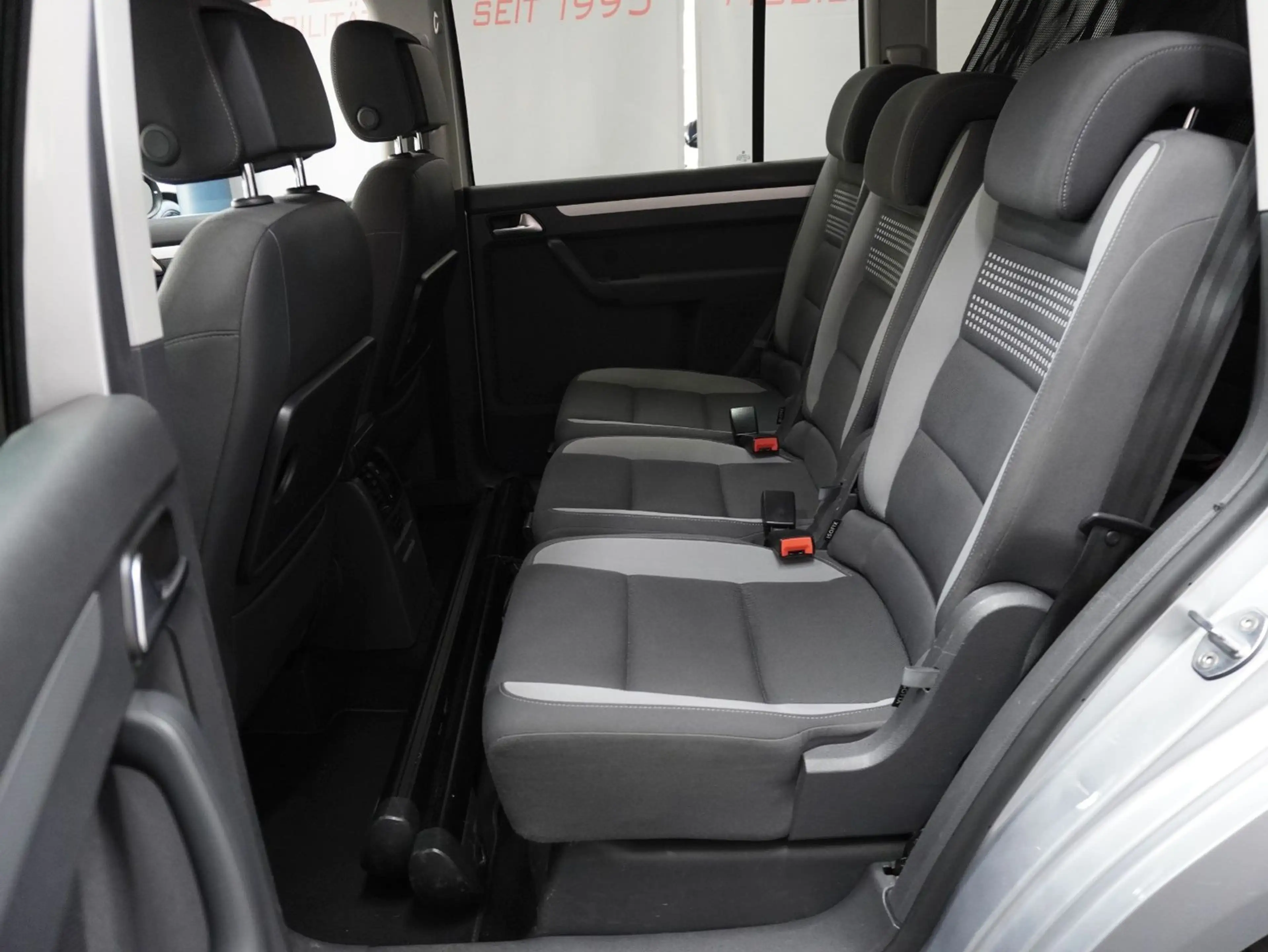 Volkswagen Touran "Life" 1.4 TSI DSG 7-Sitzer AHK NAV SHZ — photo 5