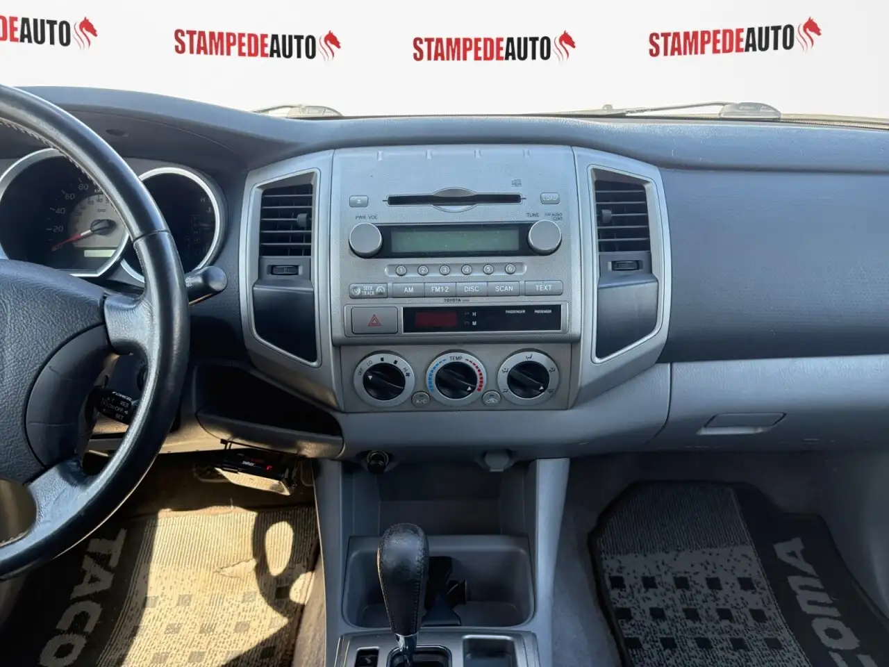Toyota Tacoma снимка Toyota Tacoma
