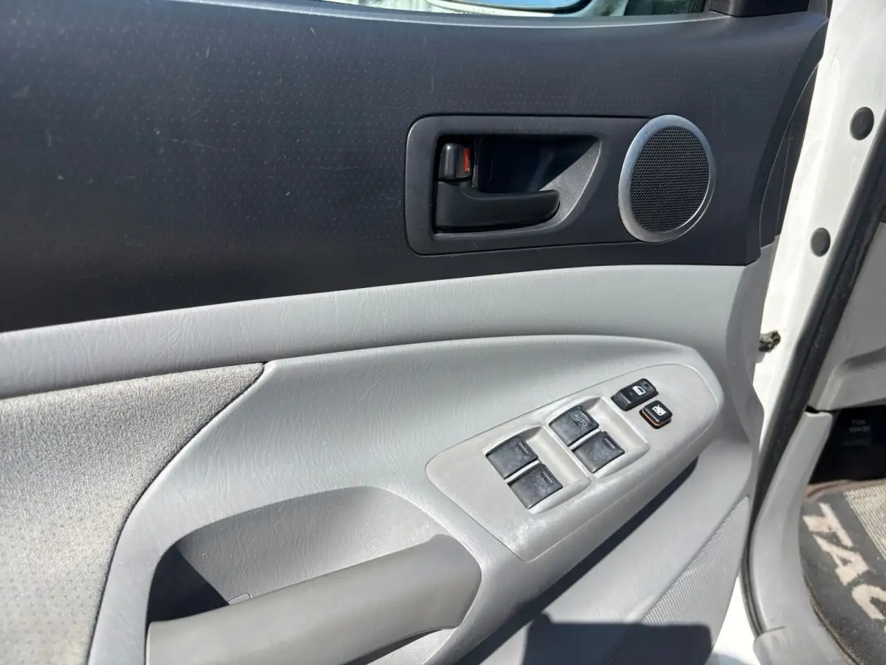 Toyota Tacoma снимка Toyota Tacoma