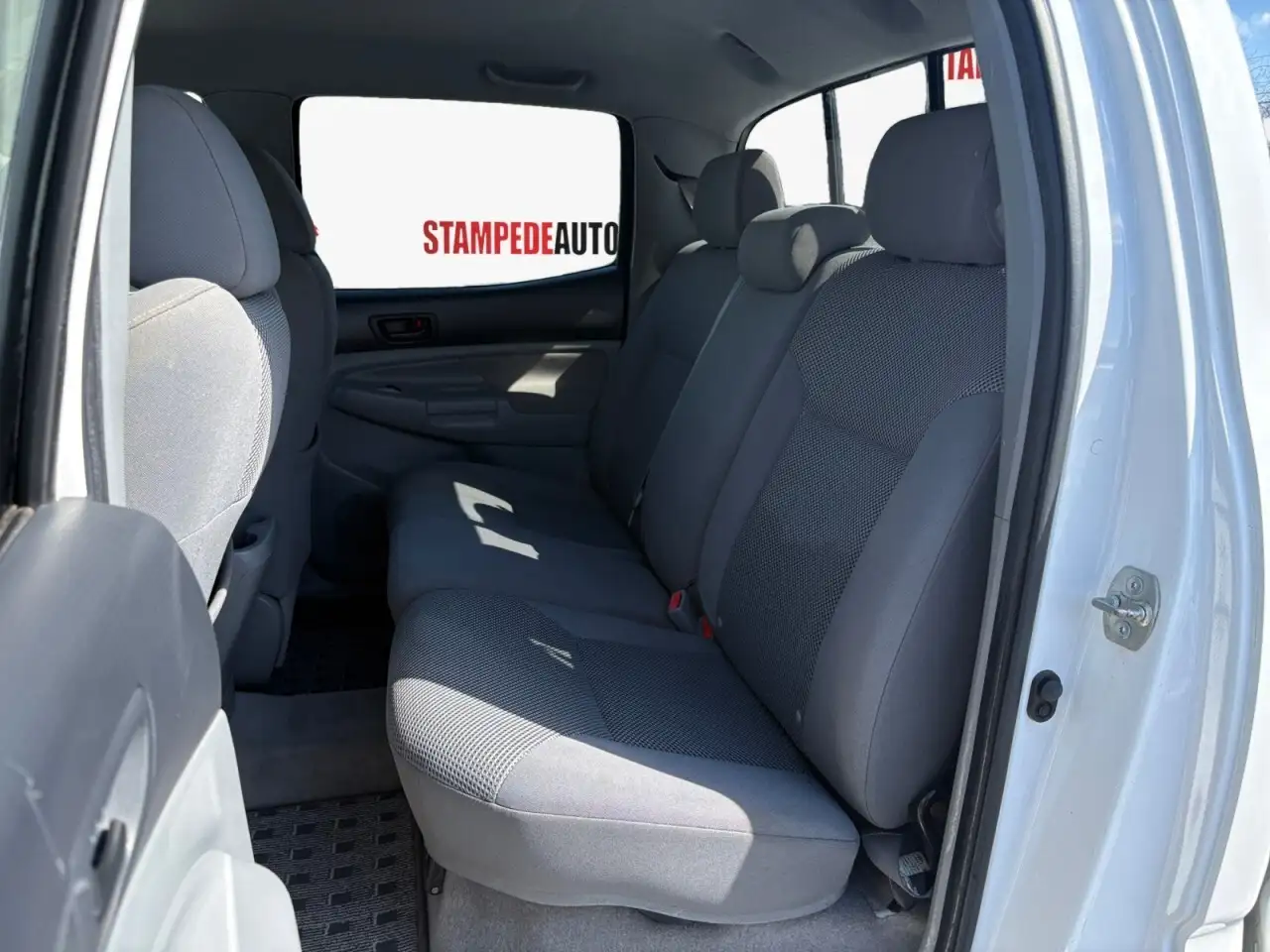 Toyota Tacoma снимка Toyota Tacoma