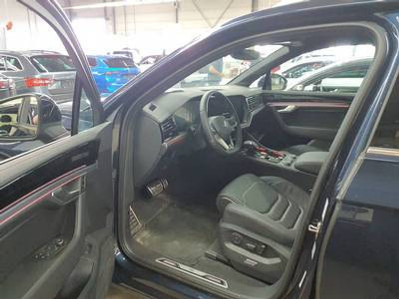 Volkswagen Touareg R-Line 3.0TDI +AHK+STDHZ+LUFT+ — photo 4