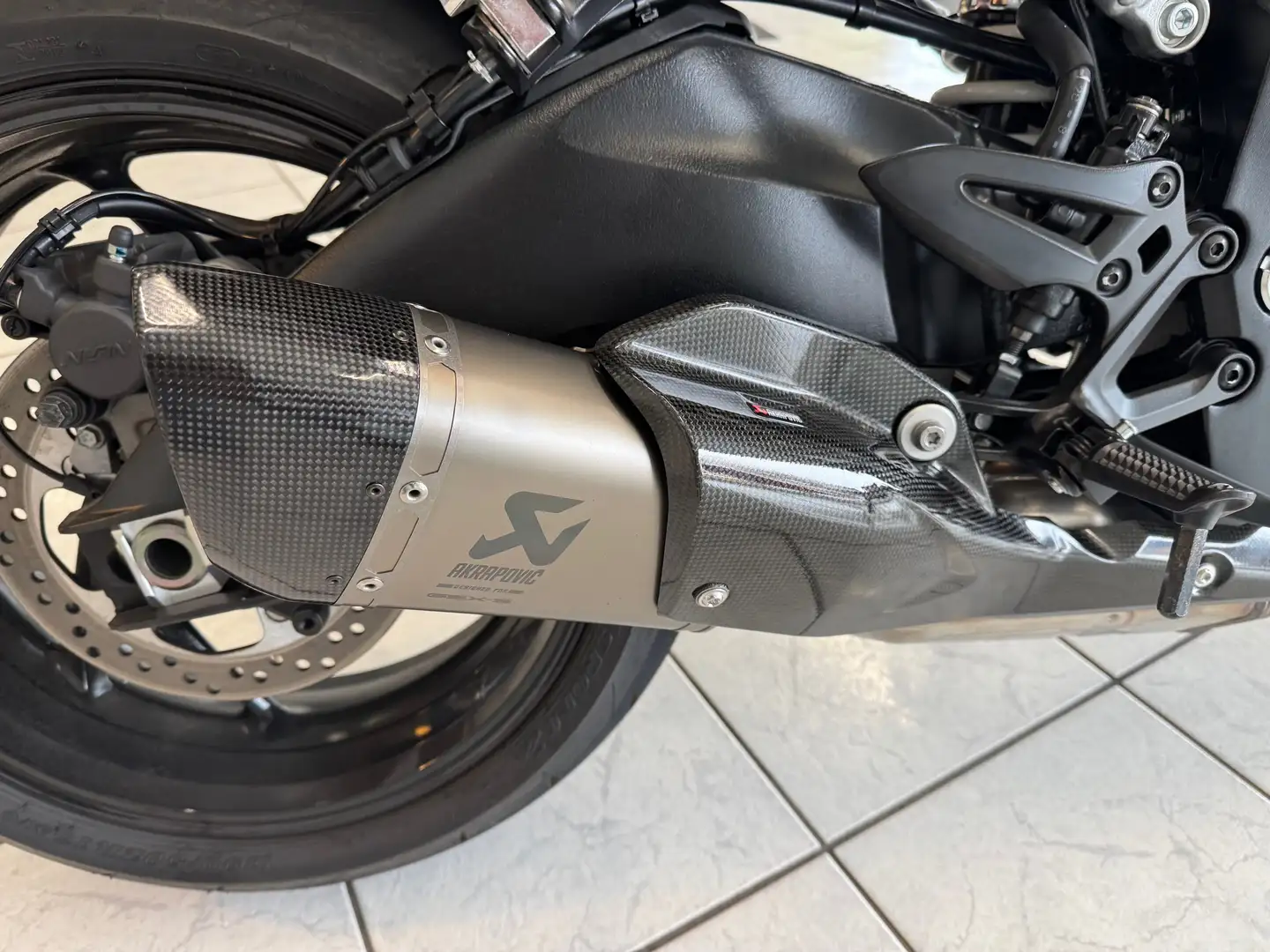 Suzuki GSX-S 1000 Power Edition Azul - 2