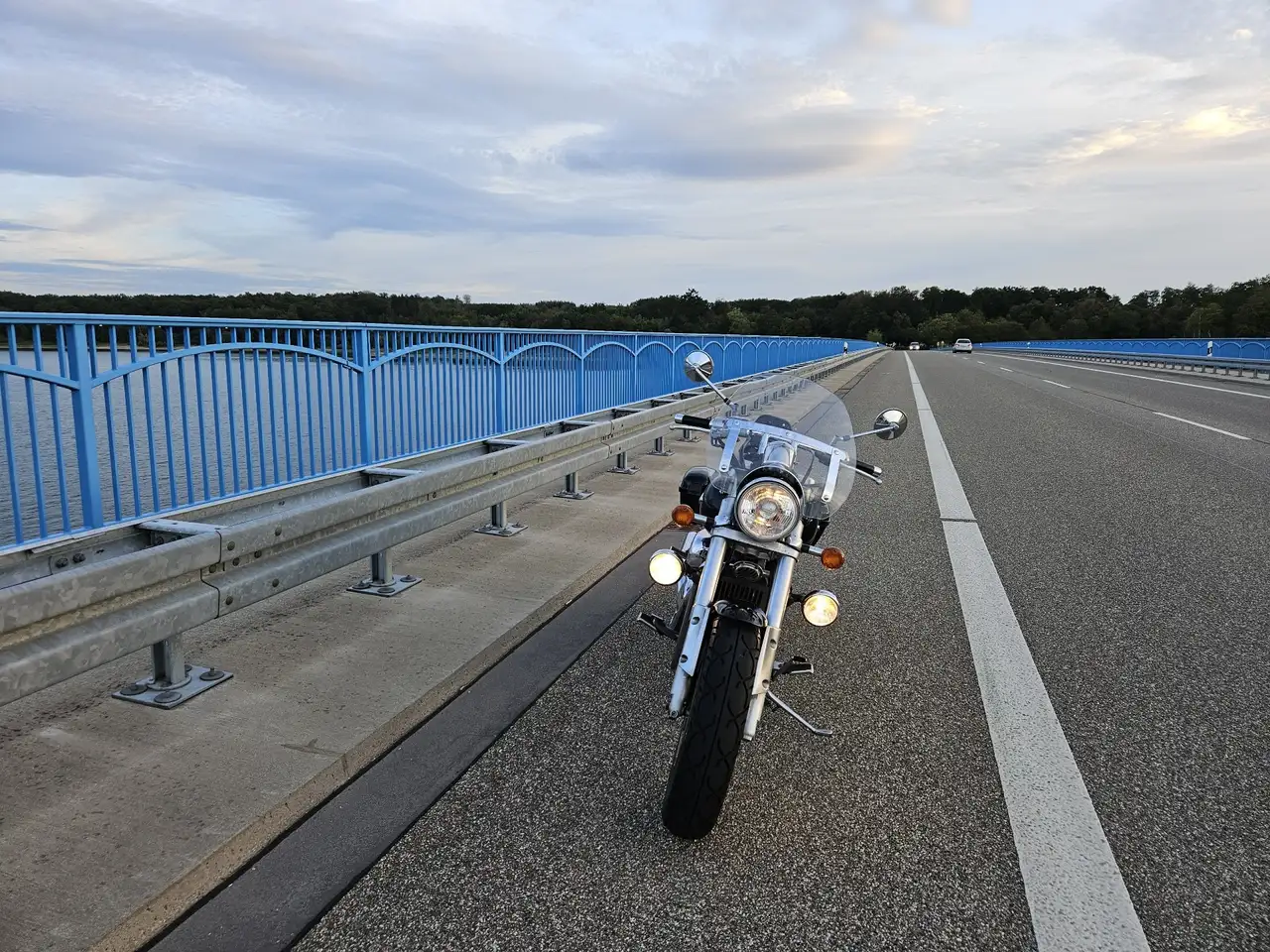 Suzuki VZ 800