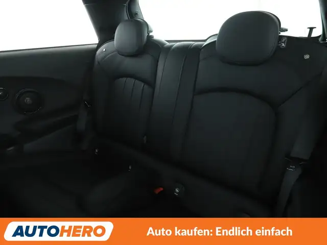 Mini Hatch view 14