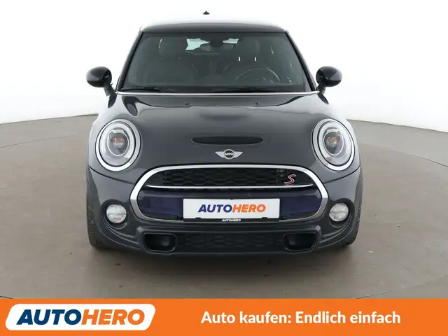 Mini Hatch view 9