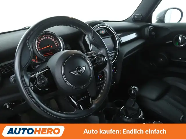 Mini Hatch view 11