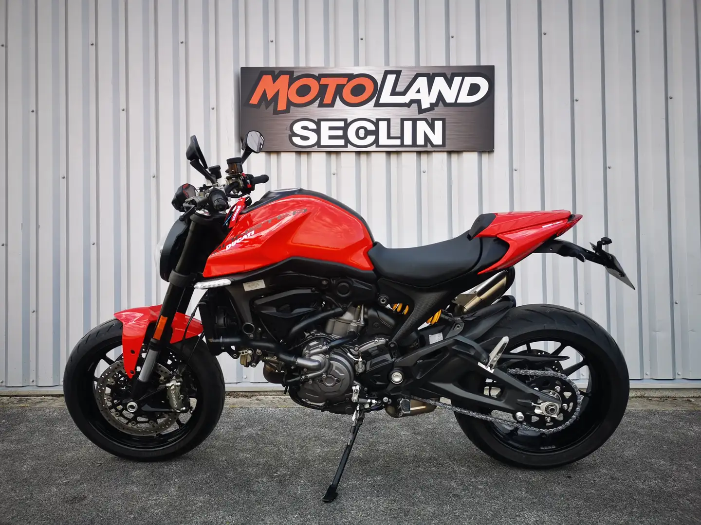 Ducati Monster 937 Rouge - 1