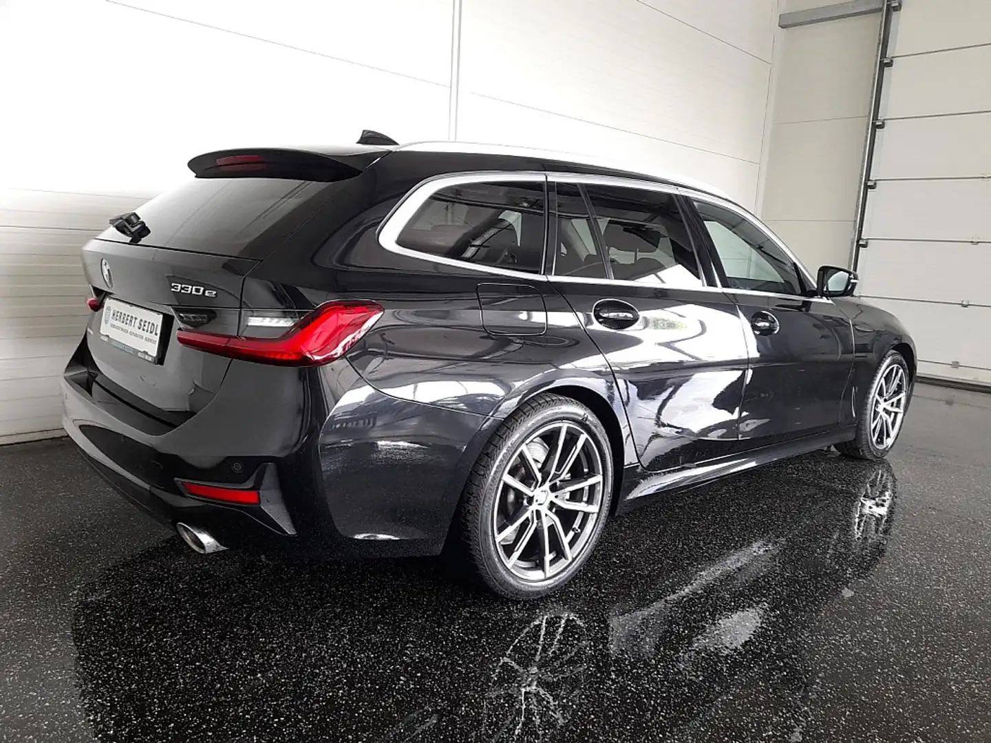BMW 330 e Touring Sport-Line PHEV Aut. *VOLL-LED / NAVI... Noir - 2