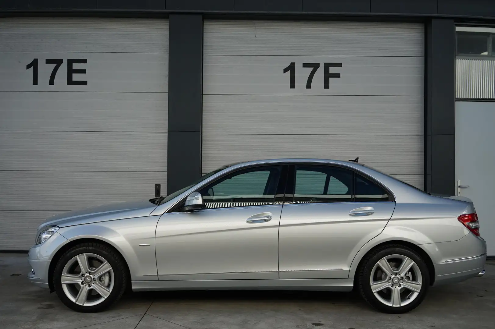 Mercedes-Benz C 350 Elegance 4-Matic Grijs - 1