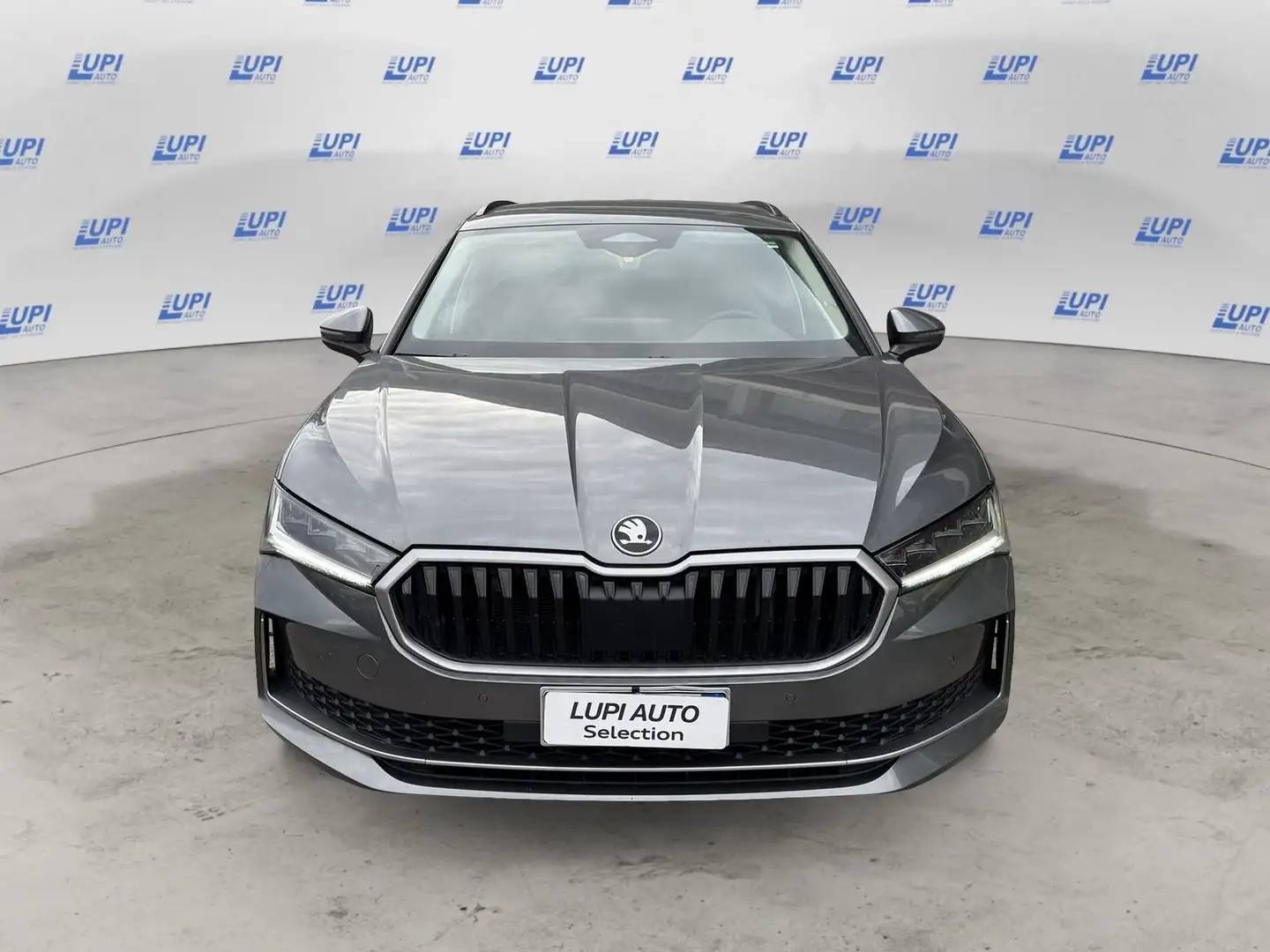 Skoda Superb Wagon 2.0 tdi Selection 150cv dsg Grau - 2