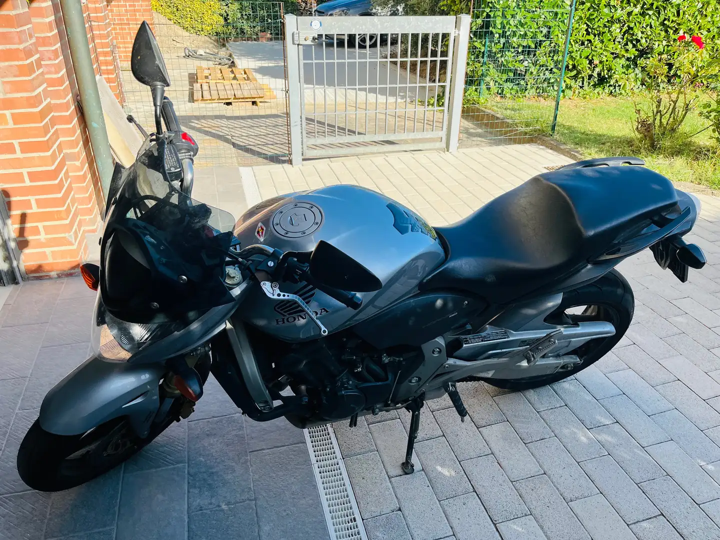 Honda Hornet Argent - 1