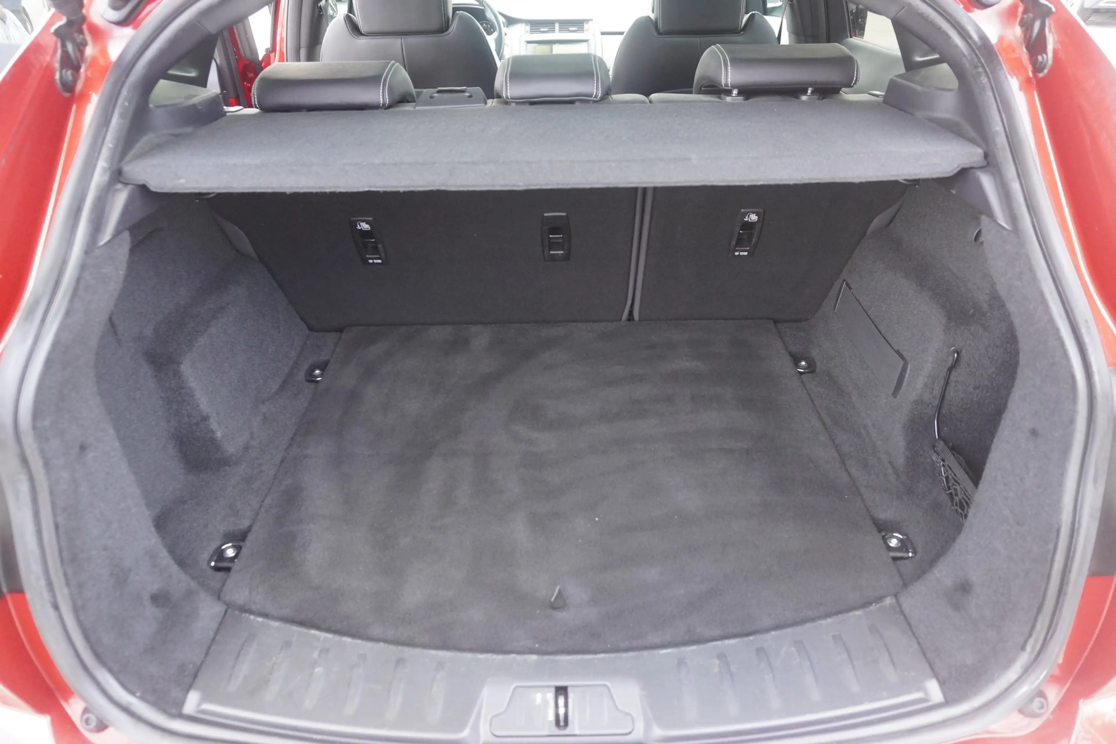 Jaguar E-Pace E-PACE 2.0 R-Dynamic SE AWD LED Navi Panorama — photo 11