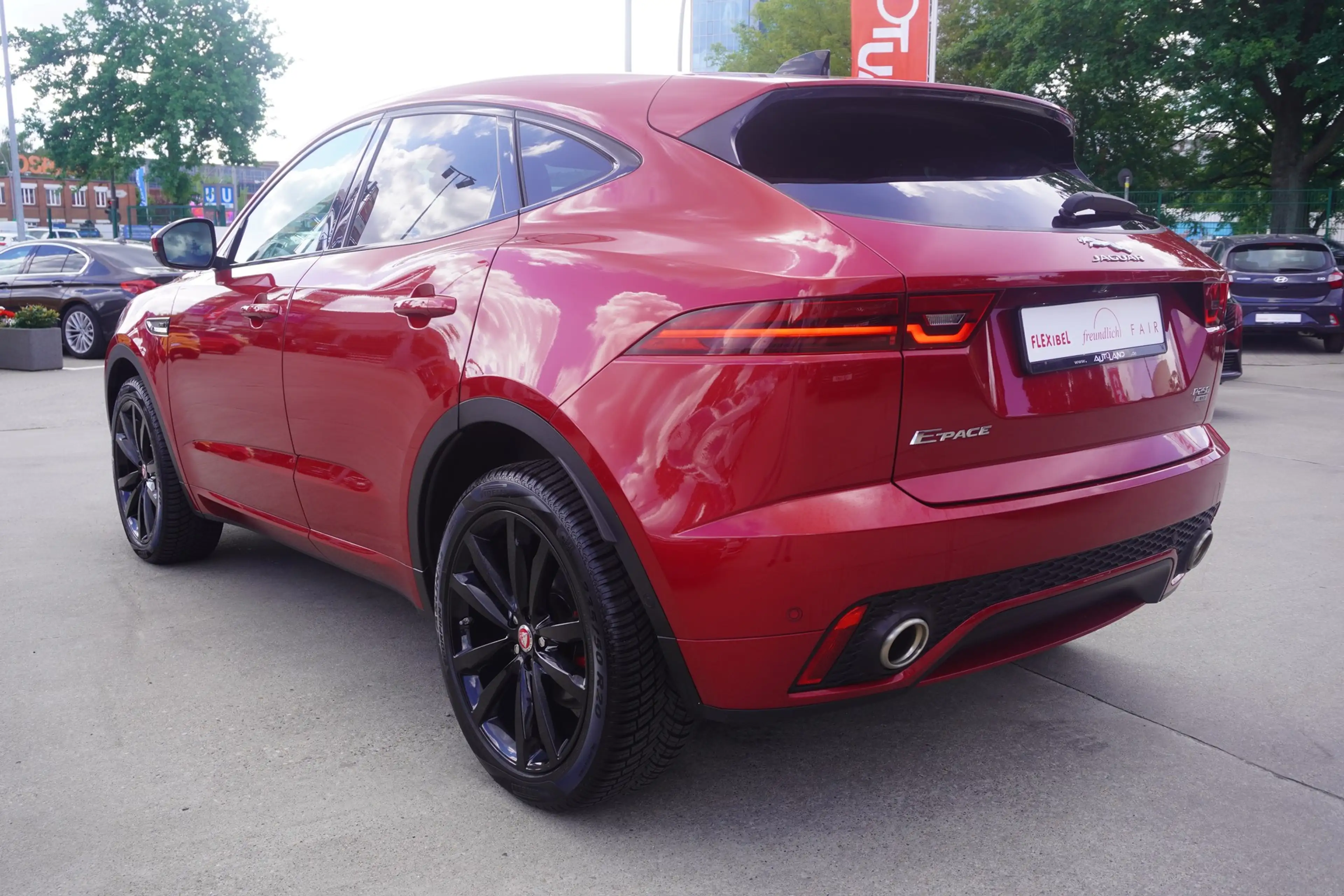 Jaguar E-Pace E-PACE 2.0 R-Dynamic SE AWD LED Navi Panorama — photo 3