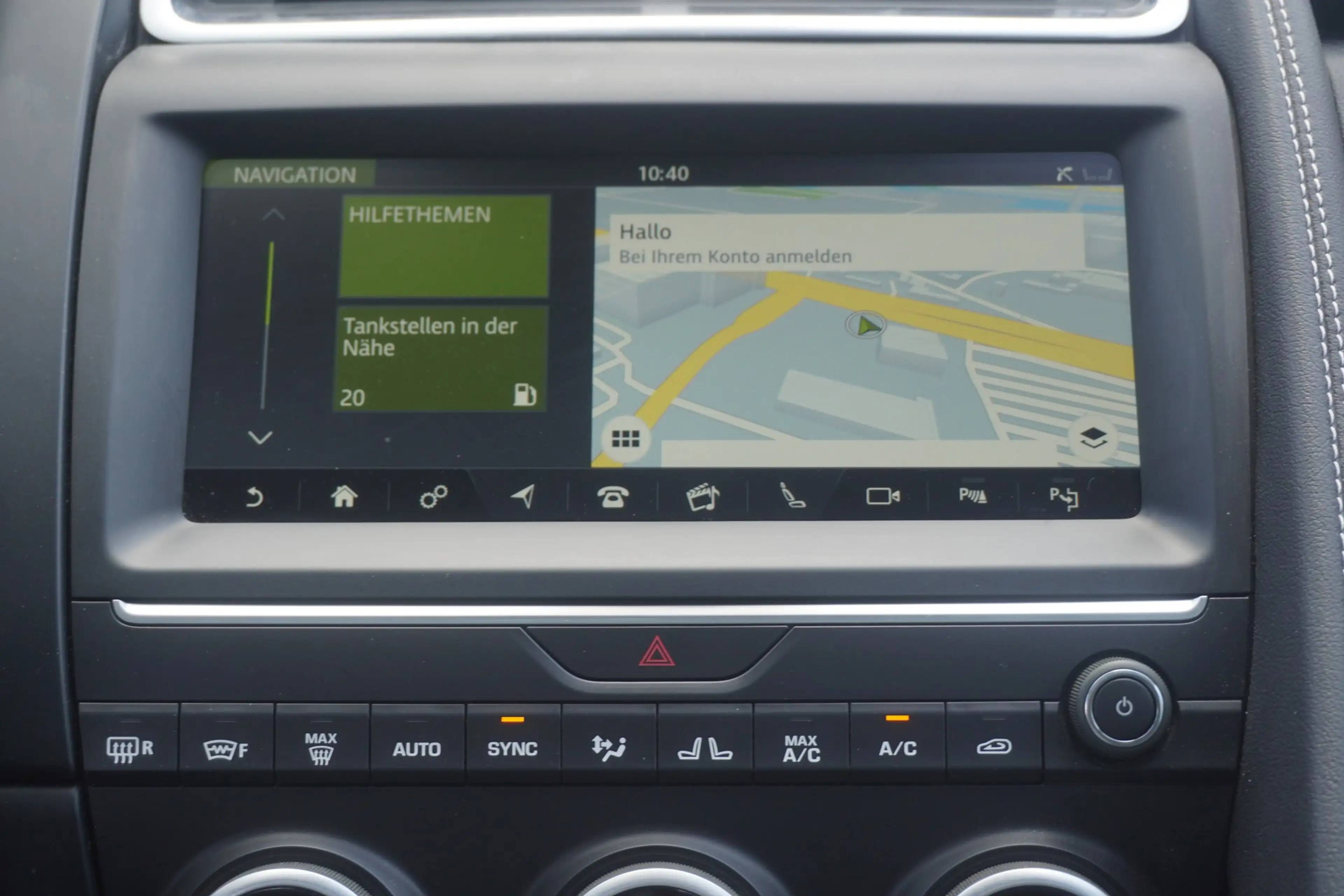 Jaguar E-Pace E-PACE 2.0 R-Dynamic SE AWD LED Navi Panorama — photo 14