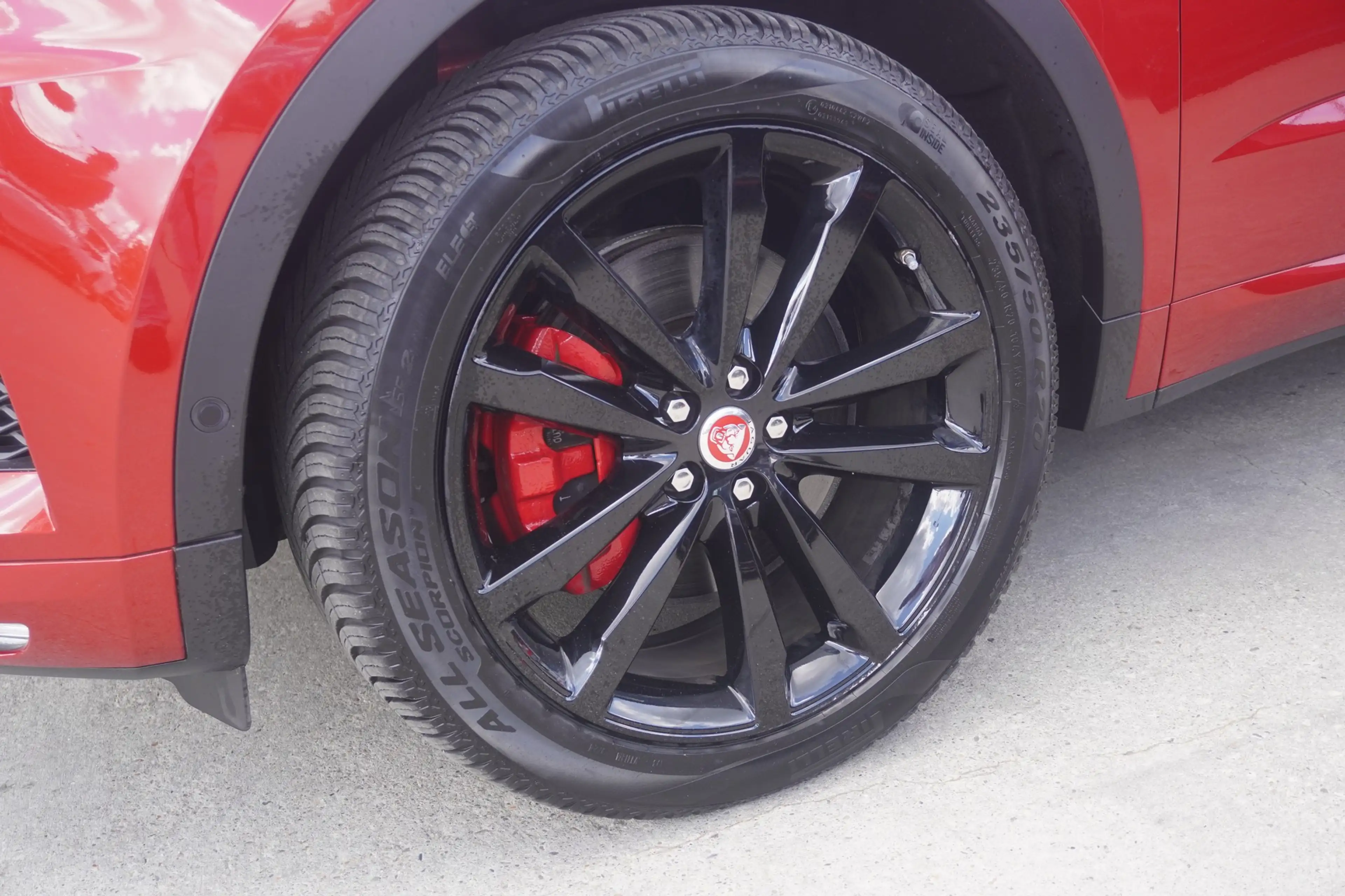 Jaguar E-Pace E-PACE 2.0 R-Dynamic SE AWD LED Navi Panorama — photo 7